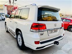 تۆیۆتا لاند کروزەر